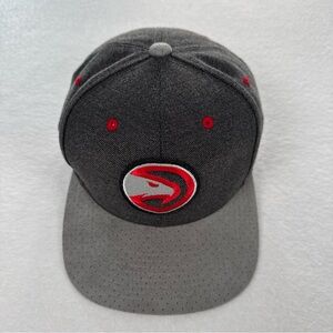Mitchell & Ness Atlanta Hawks NBA Snapback Hat Dark Gray, Light Gray & Red New